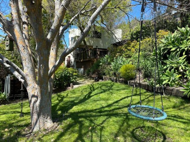 Building Photo - 4067 Glenalbyn Dr