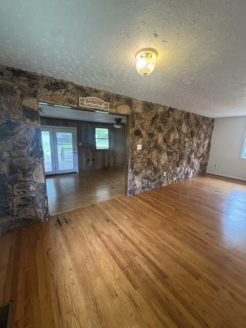 Building Photo - ½ Off First Full Month with Move-In by 8/15 • Large Yard & Deck • August App Fee Only $32. Pet-fr...