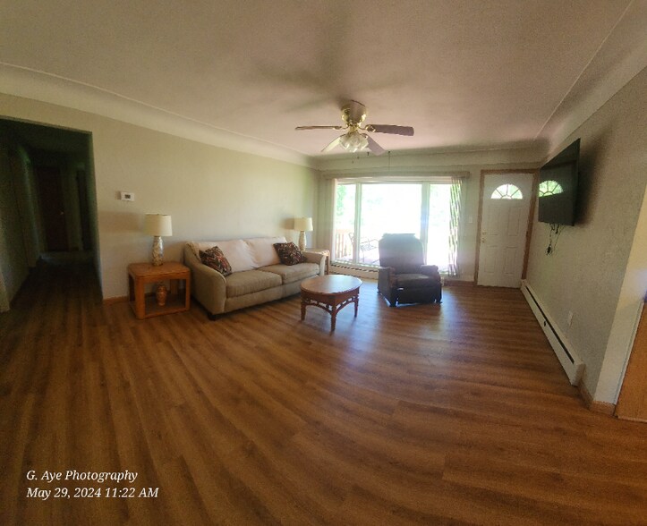 Building Photo - 7 Edwards Ln