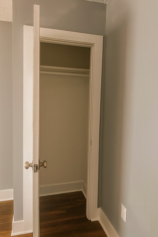 Building Photo - 260 Balkcom Ave