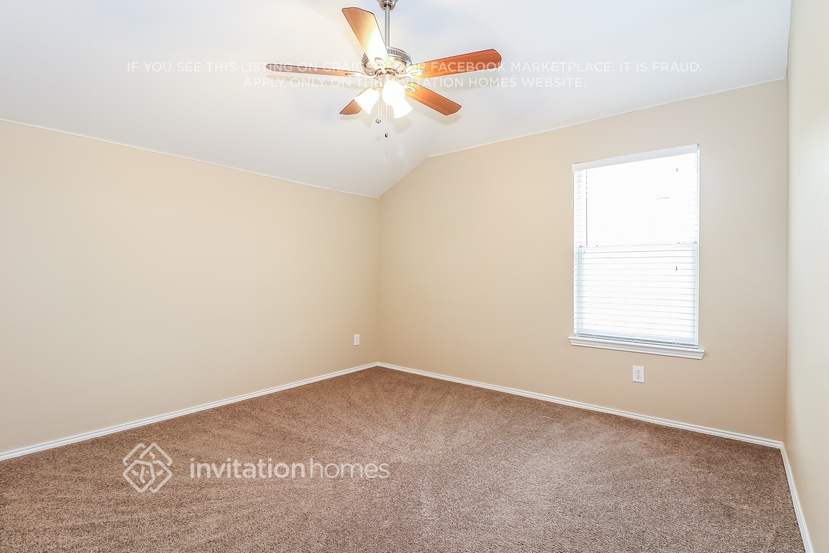 Building Photo - 15713 Landing Creek Ln