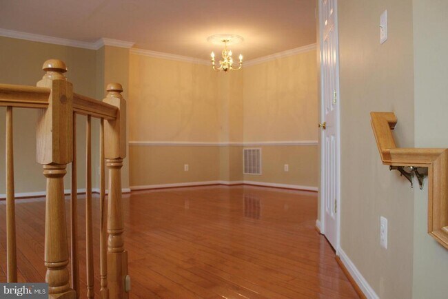 Building Photo - 24651 Kings Canyon Square