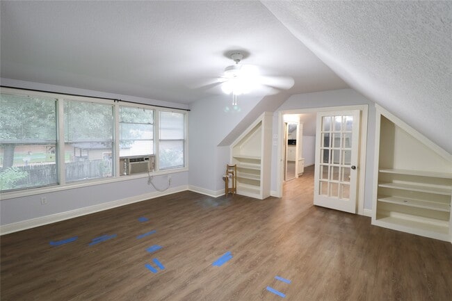 Building Photo - 1702 Cougar Creek