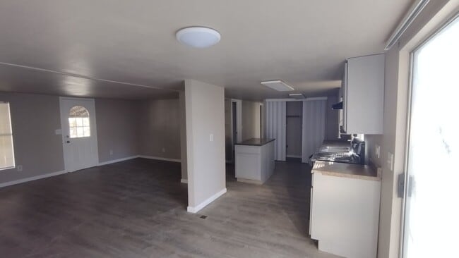 Building Photo - Large 4 Bedroom 2 Bath Home in Granbury - Indian Harbor