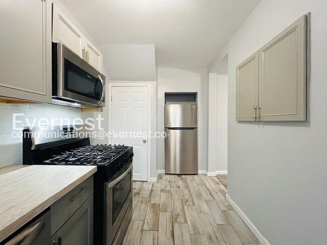 Building Photo - 303 Kirk Ave