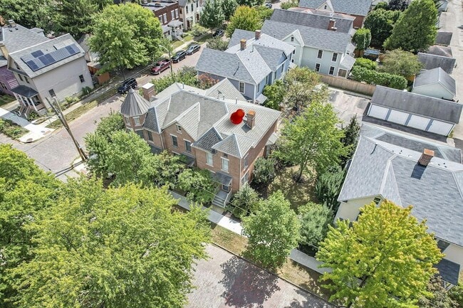 Building Photo - 319 W 2nd Ave