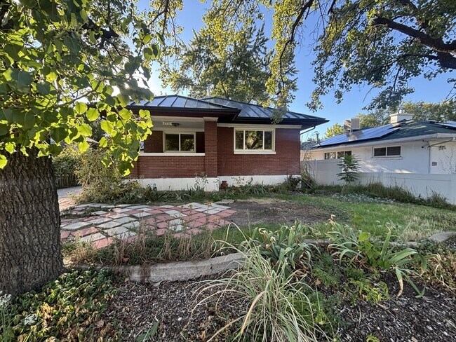 Building Photo - 2731 Harrison Blvd