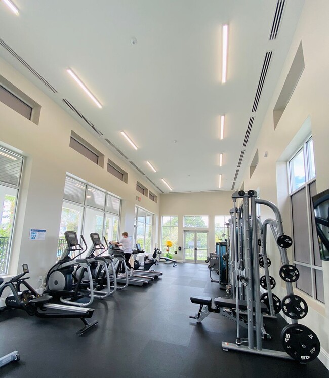 Building Photo - Winter Park  home in a Gated Community