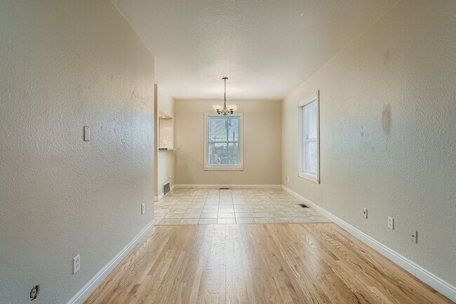 Building Photo - Stylish Home in the Heart of Highland with Detached Garage & Mother-in-Law Suite