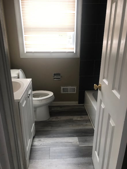 Building Photo - 106 Marine Dr