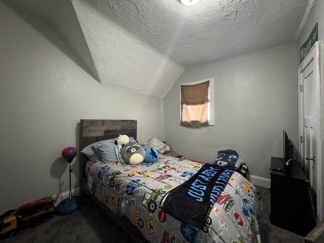 Building Photo - 1924 Banks Ave