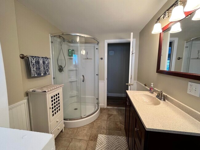 Building Photo - 20 Jenness Ave