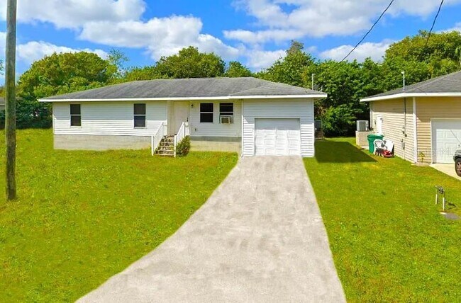 Primary Photo - 2715 Lee St