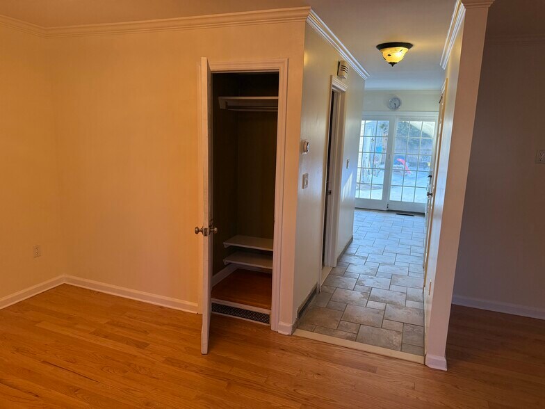 Building Photo - 284 Semton Blvd