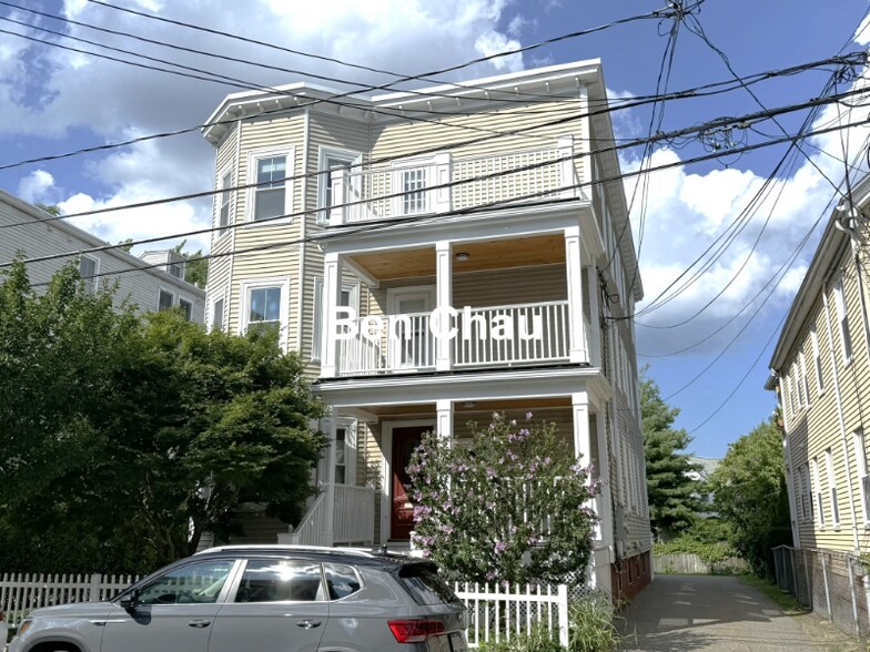 Building Photo - 9 Dimick St
