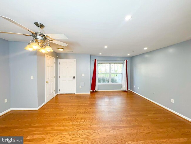Building Photo - 1632 Briarview Ct