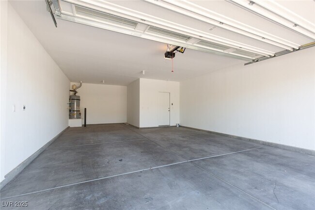 Building Photo - 1639 Dire Wolf Ave