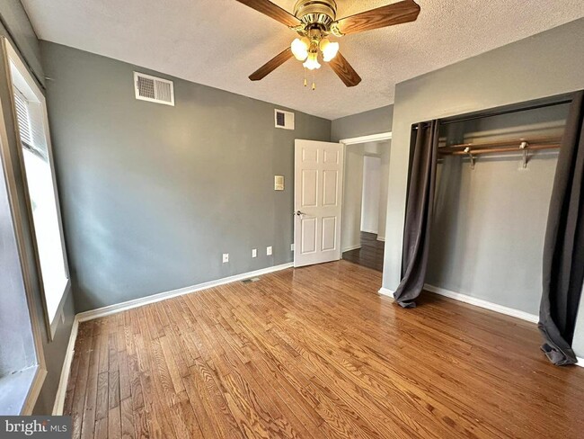 Building Photo - 2015 S Lincoln St