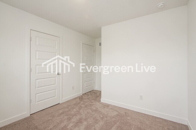 Building Photo - 842 Penrose Pl