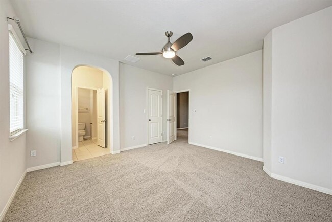 Building Photo - 146 Rock Cliff Ct