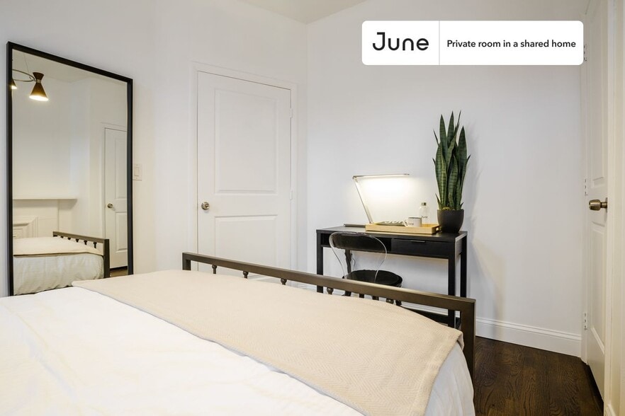 Primary Photo - Room in Shared 3 bed/1 bath home