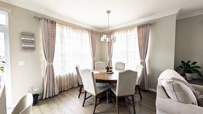 Building Photo - 30W001 Brayman Ct