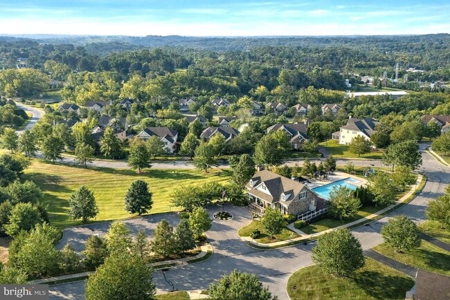 Building Photo - 49 Sloan Rd