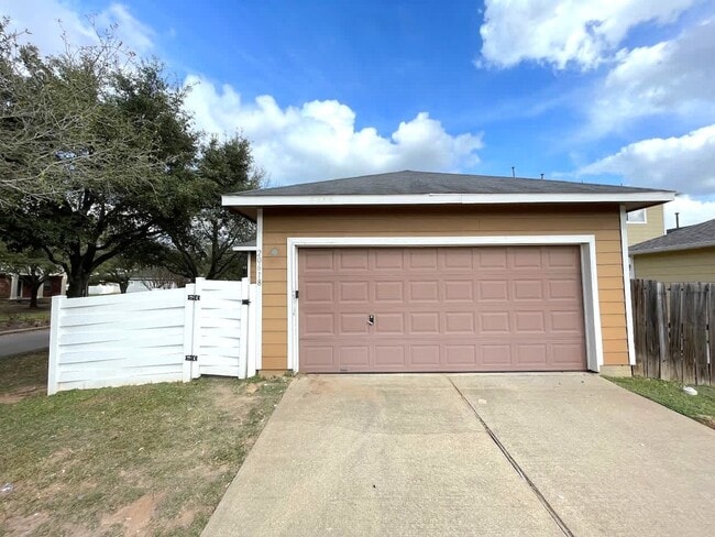 Building Photo - 20618 Sycamore Crest Ln