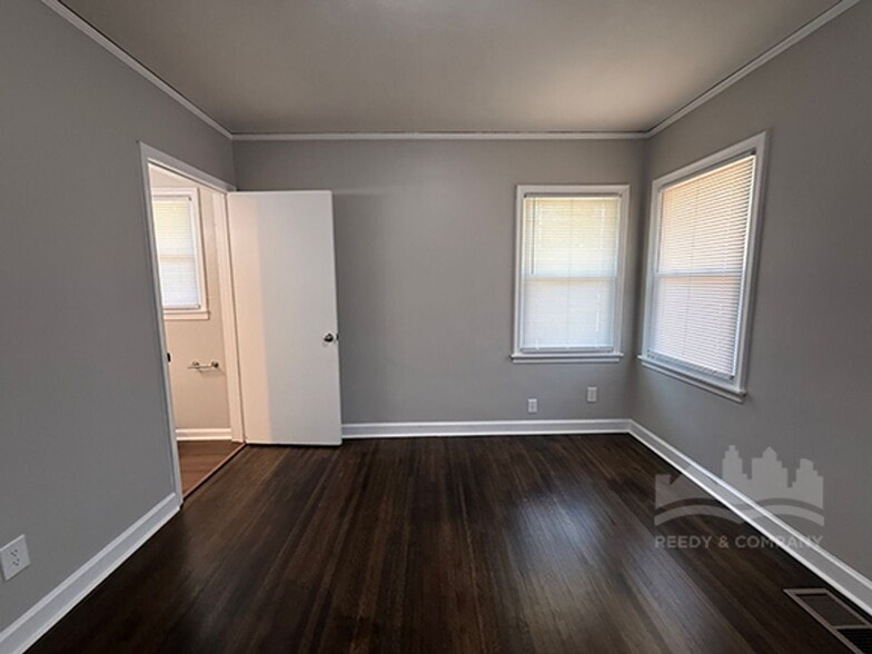 Building Photo - 3547 Barron Ave