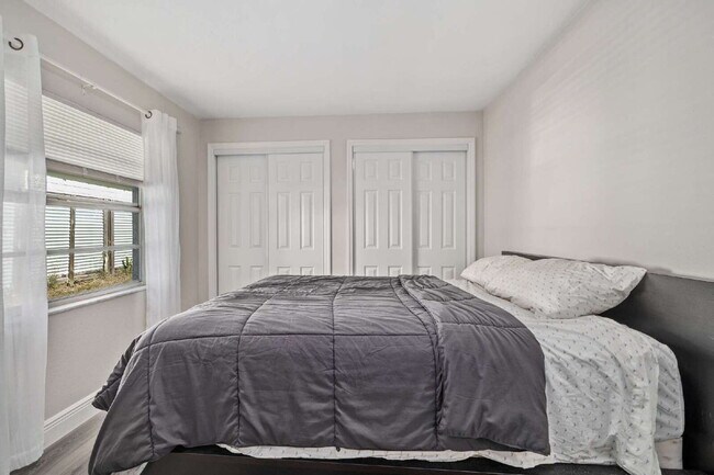 Building Photo - "Charming 3-Bed, 2-Bath Home in Tampa – Perfect Blend of Comfort and Convenience!"