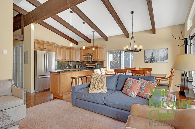 Building Photo - 4620 Racquet Club Dr