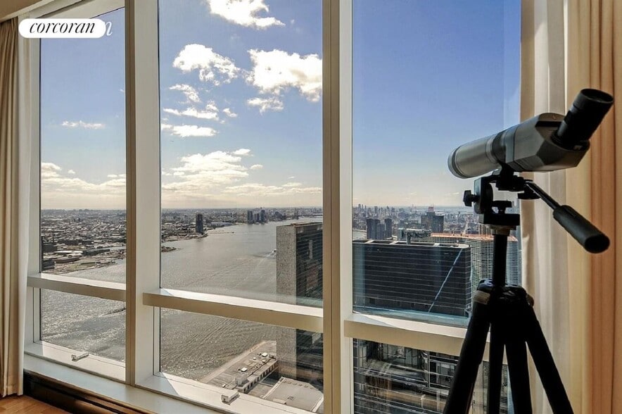 Building Photo - 845 United Nations Plaza