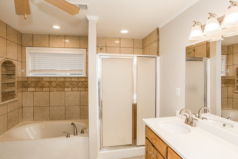 Building Photo - 4235 St Anne Cove
