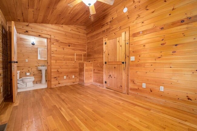 Building Photo - 338 Cherokee Cir
