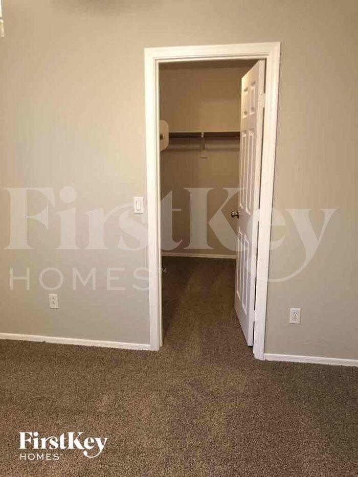 Building Photo - 29125 N Yellow Bee Dr