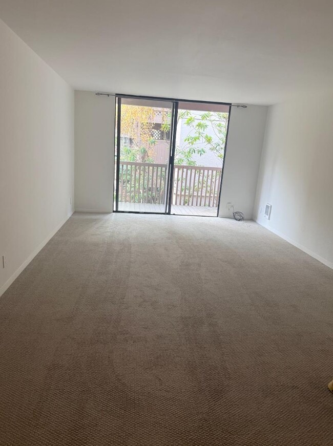 Building Photo - 6226 Shelter Creek Ln