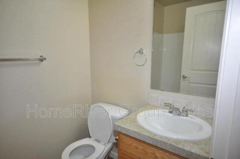 Building Photo - 1329 N Stephanie Ln