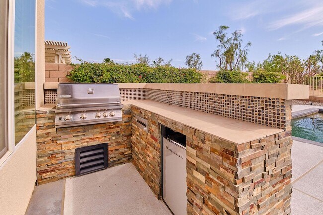 Building Photo - 43424 Bordeaux Dr
