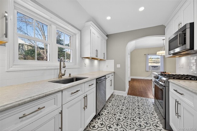 Building Photo - 108 La Rue Dr