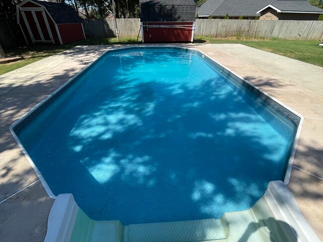 Building Photo - 602 Paradise Way