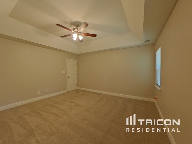 Building Photo - 5604 Bluff Ct