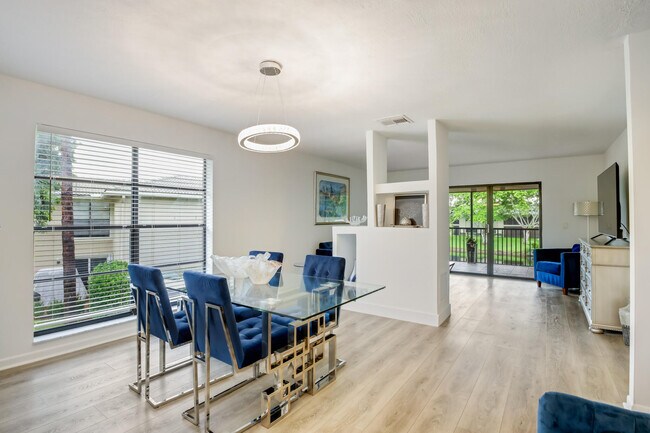 Building Photo - 50 Stratford Ln W