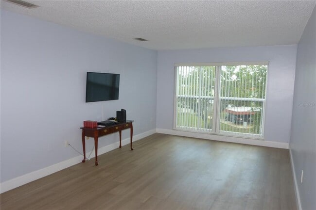 Building Photo - 2700 Bayshore Blvd