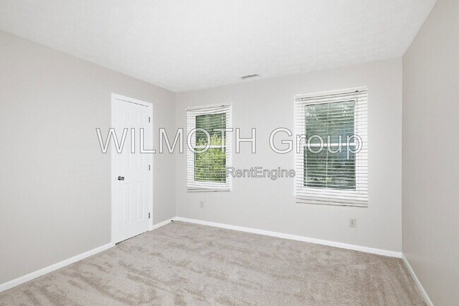 Building Photo - 9224 Oak Knoll Ln