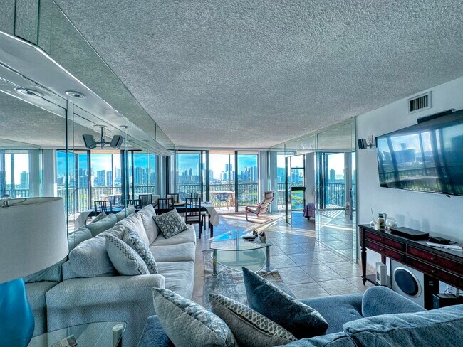 Building Photo - 20335 W Country Club Dr