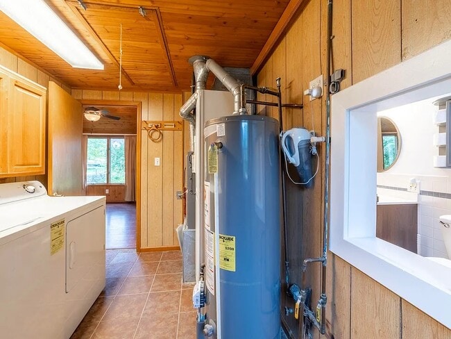 Building Photo - Rutledge Home