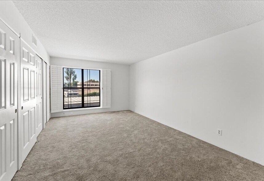 Building Photo - 5122 N 31st Way