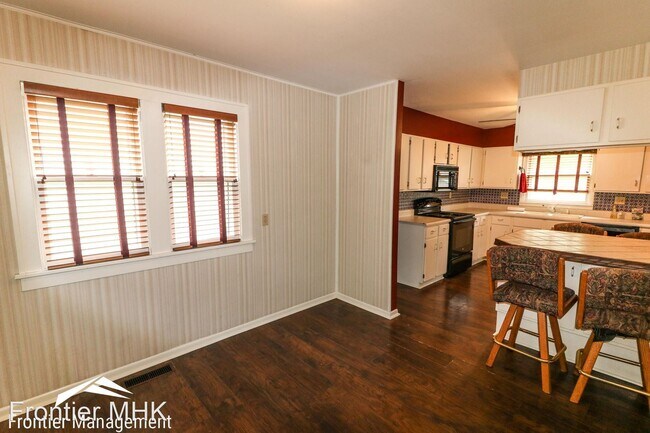 Building Photo - 4 br, 2 bath House - 118 S Manhattan Ave.