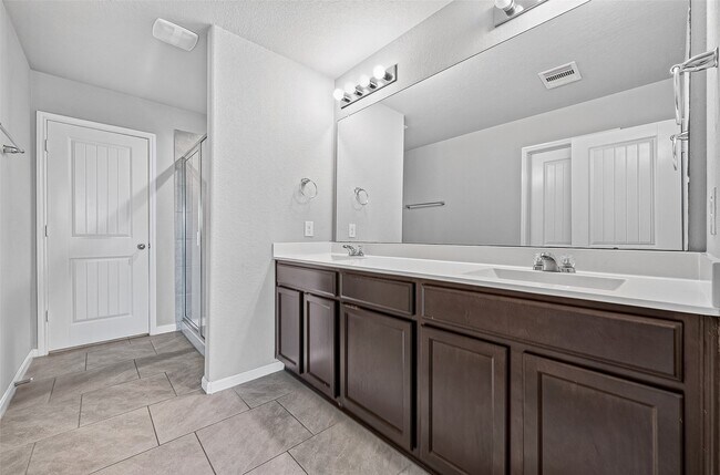 Building Photo - 29615 Breakwater Dr