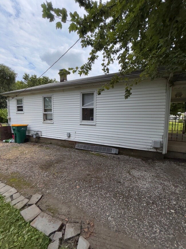 Building Photo - 2616 E Logan St